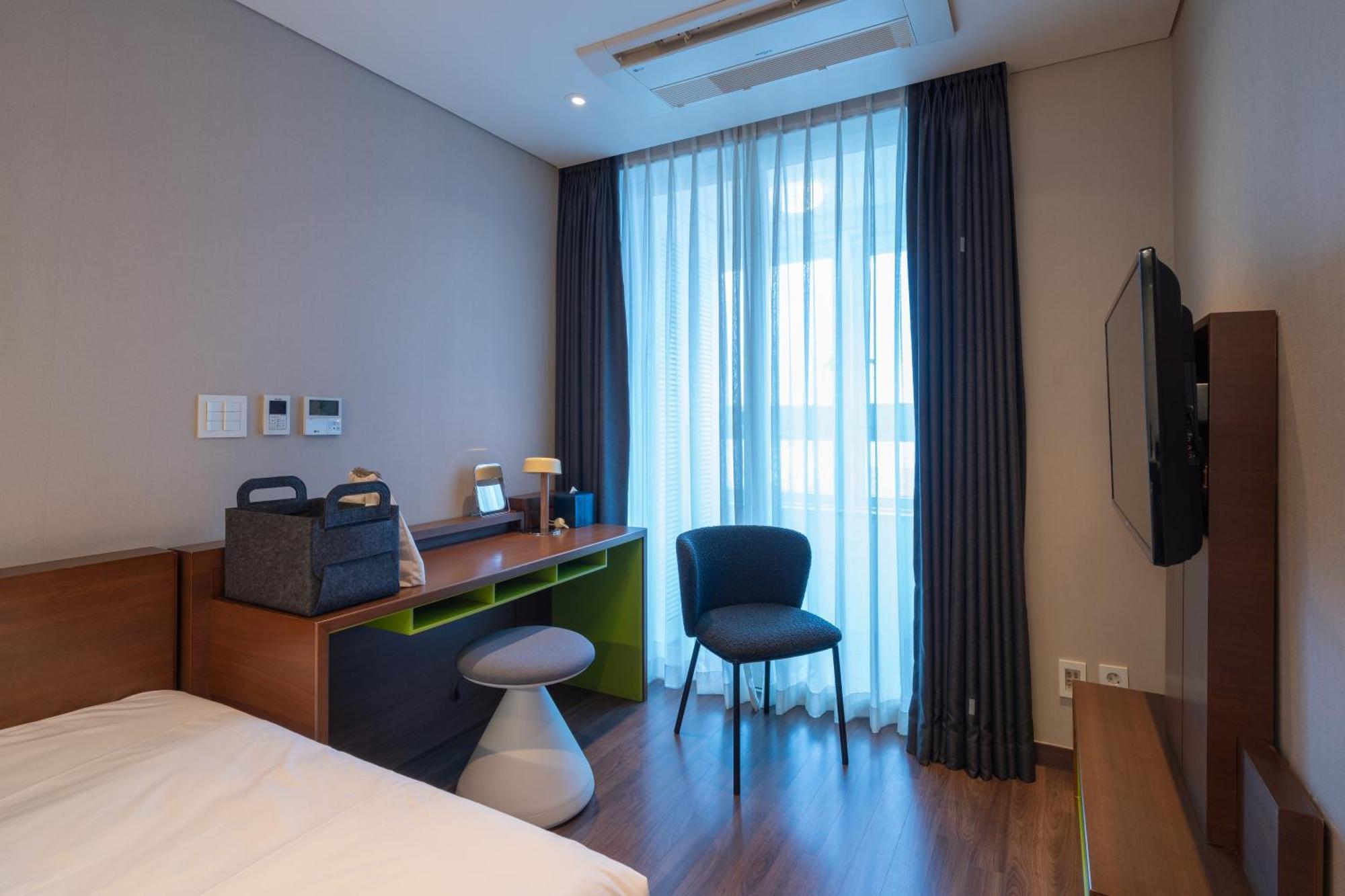 Urbanstay Haeundae Station Busan Eksteriør billede